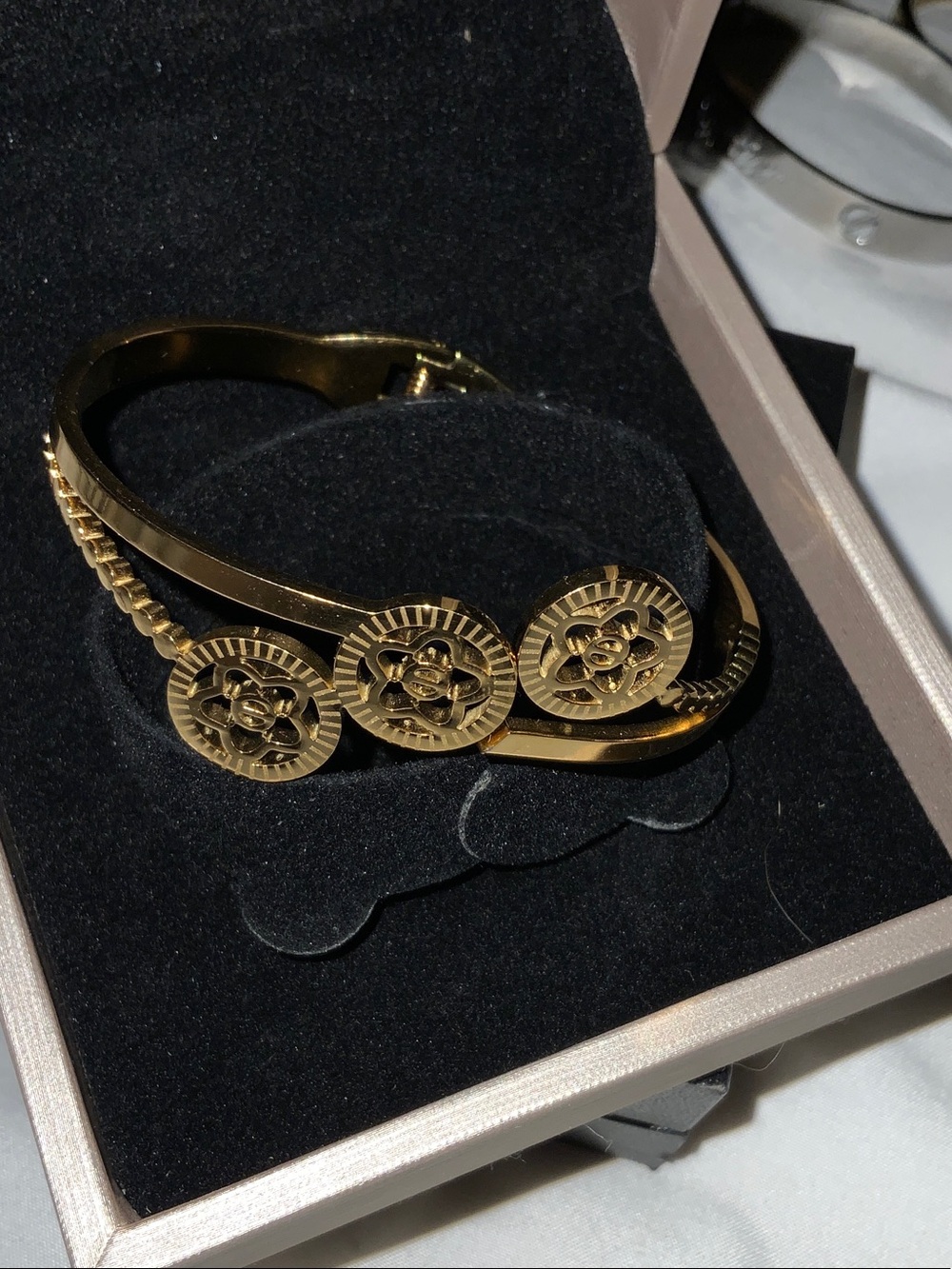 Gold Floral Medallion Bangle Bracelet - Women Jewelry